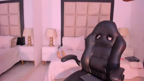 Snapshot of zoecarrter chatting on 09-11-25, 07:58 Zoecarrter online show from 09-11-25, 07:58