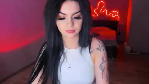 Snapshot of zoedrift chatting on 01-06-26, 04:43 zoedrift online show from 01-06-26, 04:43