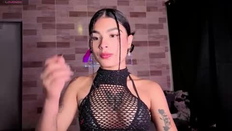 Snapshot of zoee_dolcee chatting on 12-21-25, 09:33 Catt online show from 12-21-25, 09:33