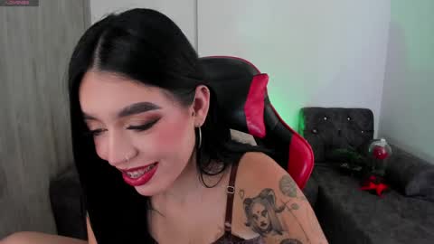 Snapshot of zoee_jackson chatting on 04-23-26, 07:16 zoee jackson online show from 04-23-26, 07:16