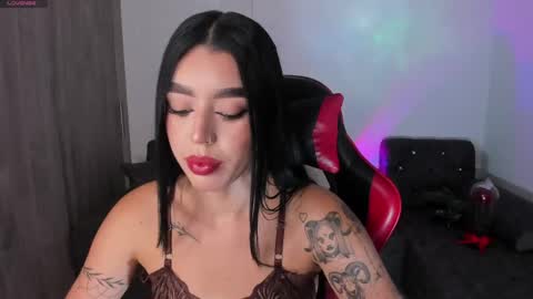 Snapshot of zoee_jackson chatting on 05-10-26, 03:33 zoee jackson online show from 05-10-26, 03:33