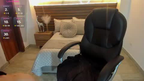 Snapshot of zoee_jackson chatting on 06-24-26, 06:51 zoee jackson online show from 06-24-26, 06:51