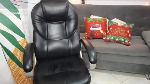 Snapshot of zoee_pamela99 chatting on 12-11-24, 08:39 pamela online show from 12-11-24, 08:39