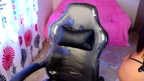 Snapshot of zoee_pamela99 chatting on 10-25-25, 03:18 pamela online show from 10-25-25, 03:18