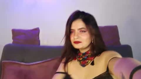 Zoee online show from 10-31-25, 04:57