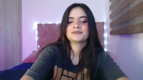 Snapshot of zoee_t chatting on 02-04-26, 04:40 Zoee online show from 02-04-26, 04:40
