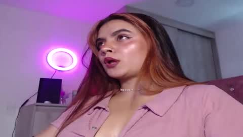 Snapshot of zoee_t chatting on 06-05-26, 01:12 Zoee online show from 06-05-26, 01:12