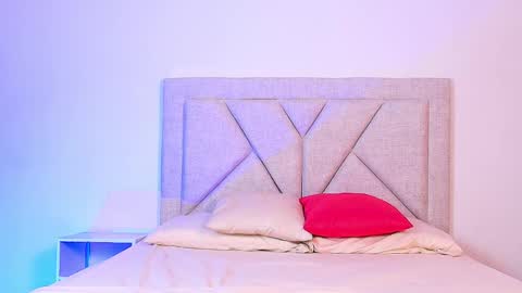 ZoeDreams online show from 05-06-26, 06:57