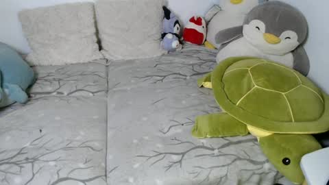 Snapshot of zoeeeth__ chatting on 06-25-26, 05:12 Zoe online show from 06-25-26, 05:12