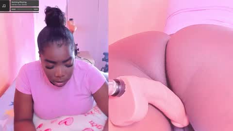 Snapshot of zoeethompson_cm chatting on 06-09-26, 11:22 online show from 06-09-26, 11:22