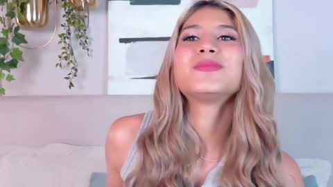 Zoe online show from 10-05-25, 12:58