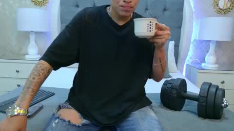 Zoe Krug online show from 11-14-25, 12:15