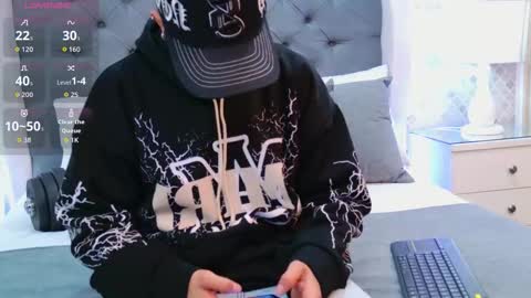 Zoe Krug online show from 01-14-26, 11:49