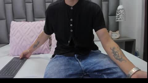 Zoe Krug online show from 03-04-26, 12:33