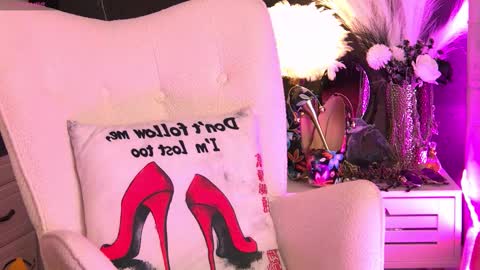 Snapshot of zoemesmerizee chatting on 10-16-25, 03:07 ZoeMesmerize online show from 10-16-25, 03:07