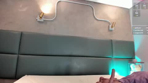 Zoe online show from 02-19-25, 01:51