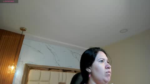 Snapshot of zoes_mile chatting on 05-05-26, 11:40 Zoes online show from 05-05-26, 11:40
