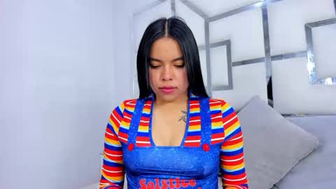 ZoeSwam online show from 10-31-25, 12:06