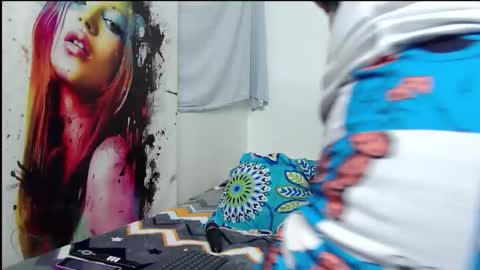 Snapshot of zoethorner chatting on 04-16-26, 12:17 zoethorner online show from 04-16-26, 12:17