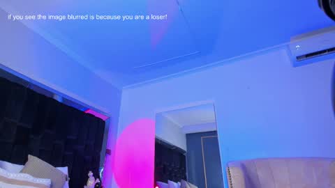 zoevidal_ online show from 03-06-25, 05:54