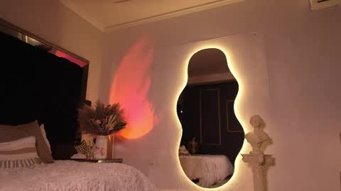 zoevidal_ online show from 10-17-25, 11:57