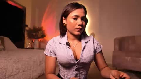 zoevidal_ online show from 11-27-25, 12:07