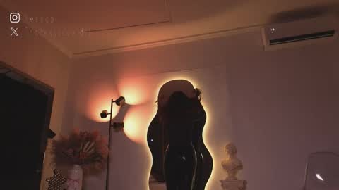 zoevidal_ online show from 03-29-26, 12:05