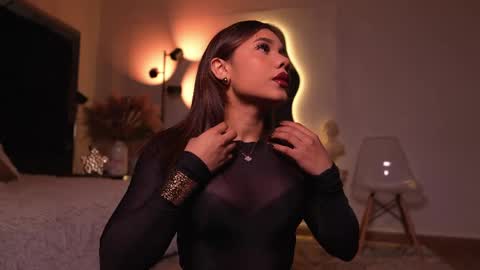 zoevidal_ online show from 04-17-26, 12:08