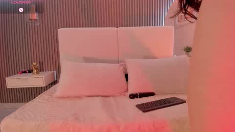  ZOE  online show from 11-22-25, 05:50