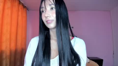 Snapshot of zoey_babyqueen19 chatting on 04-26-26, 10:18 Zoey online show from 04-26-26, 10:18