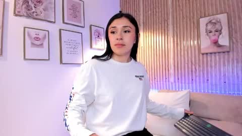 Zoey  online show from 04-11-26, 12:09