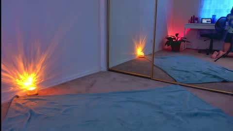 Zoeydanner online show from 01-19-25, 06:00