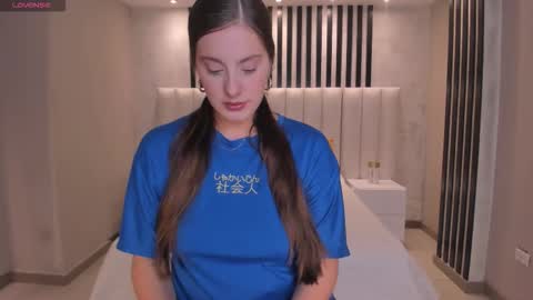 Zoey Walker online show from 11-08-25, 01:22