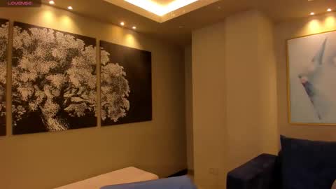 Zoey Walker online show from 11-20-25, 11:21