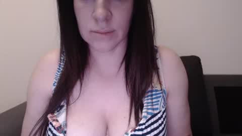 Snapshot of zoibee chatting on 11-14-25, 09:24 zoibee online show from 11-14-25, 09:24