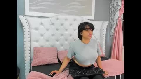 Snapshot of zol_lewis chatting on 04-15-26, 01:07 Zol online show from 04-15-26, 01:07