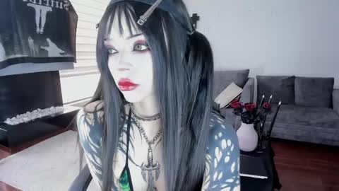 Snapshot of zombieeporcelainex chatting on 04-22-26, 07:15 SOPHIE online show from 04-22-26, 07:15