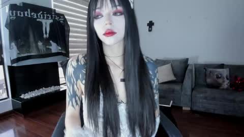 Snapshot of zombieeporcelainex chatting on 04-30-26, 10:25 SOPHIE online show from 04-30-26, 10:25