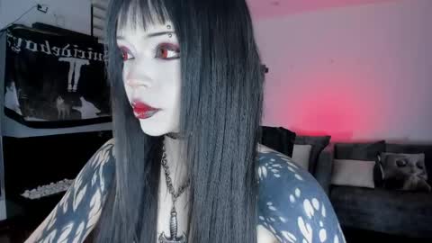 Snapshot of zombieeporcelainex chatting on 05-04-26, 12:06 SOPHIE online show from 05-04-26, 12:06