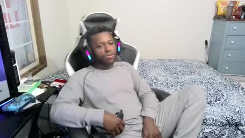 zoneingout online show from 12-26-24, 09:26