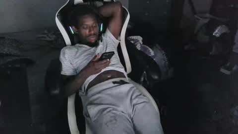 zoneingout online show from 11-13-25, 03:38