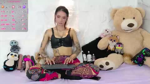 Snapshot of zorravioleta chatting on 09-14-25, 12:26 Violeta online show from 09-14-25, 12:26