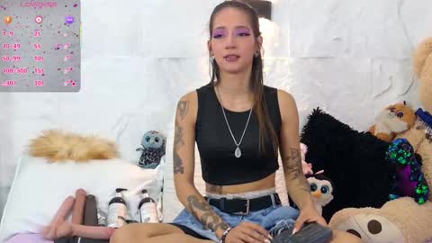 Snapshot of zorravioleta chatting on 09-15-25, 01:00 Violeta online show from 09-15-25, 01:00