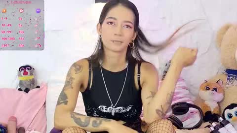 Snapshot of zorravioleta chatting on 09-20-25, 12:06 Violeta online show from 09-20-25, 12:06