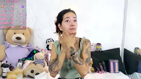 Snapshot of zorravioleta chatting on 12-01-25, 12:32 Violeta online show from 12-01-25, 12:32