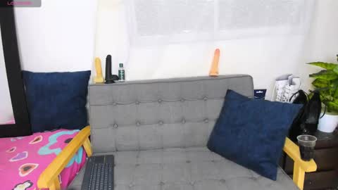 zou_quira online show from 11-24-25, 03:06