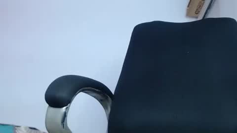 zousxxx online show from 11-17-25, 09:31