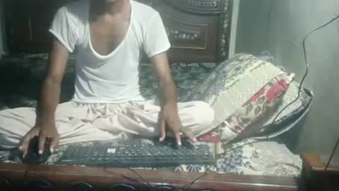 Snapshot of zoyakhan803 chatting on 09-20-25, 11:39 zoyakhan803 online show from 09-20-25, 11:39