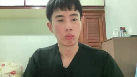 Snapshot of zseszsesz chatting on 04-18-26, 02:54 Z online show from 04-18-26, 02:54