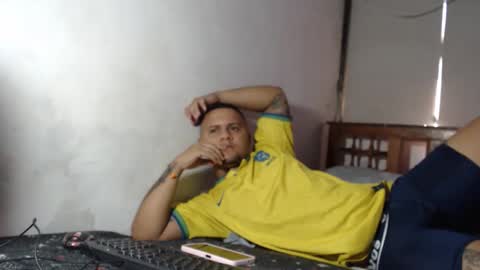 zues_gle25 online show from 04-17-26, 08:34